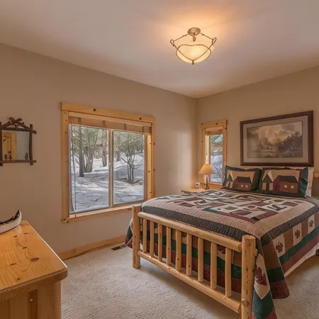 Gorgeous Home on Championship Golf Course with Two en-Suites in Tahoe Donner
