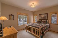 Gorgeous Home Near Golf Courses with Two en-Suites in Tahoe Donner - ジャグジー