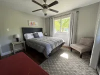 3 BR renovated home, near downtown Raleigh, privacy fenced backyard! - 무료 와이파이