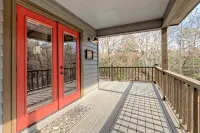 Beary’s Den where Chic meets Country in this Cozy Cabin - Chalets