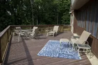 Hidden Retreat on 30 Wooded Acres 5 Miles to Town - 4-Star