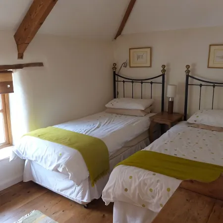 Smart barn conversion. Perfect touring  location, for beaches, moors & Cornwall