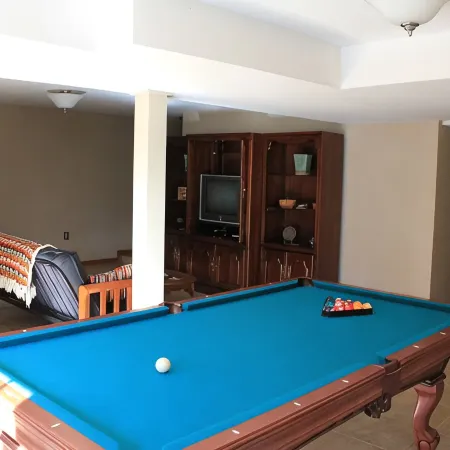 Stone Lodge on 25 ac., 2 miles from New River Gorge National Park