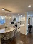 Cheerful & private 3 bedroom Shoreline home. - Wifi