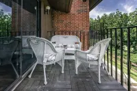 Family friendly Camp themed condo on Lake Como, minutes to downtown Lake Geneva - 3-Star