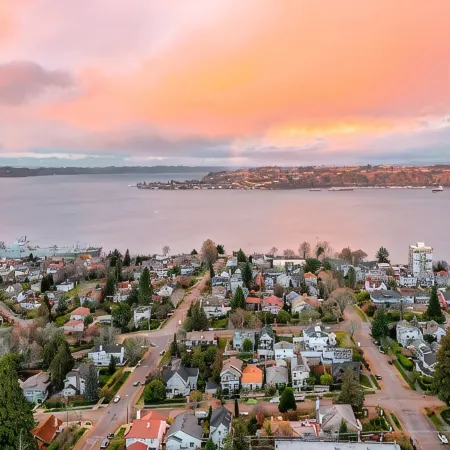 Beautiful home in North Tacoma historical district