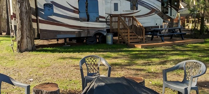 River Haven: Scenic Riverfront RV on Historic Suwannee River Hotels in Levy County