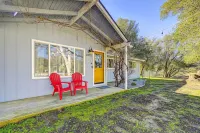 Walk to Dtwn! Dog-Friendly Oakhurst Gem w/ Yard - que admiten mascotas