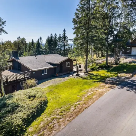 Airy Studio with Lake Access & Views, AC, 5Min to Downtown