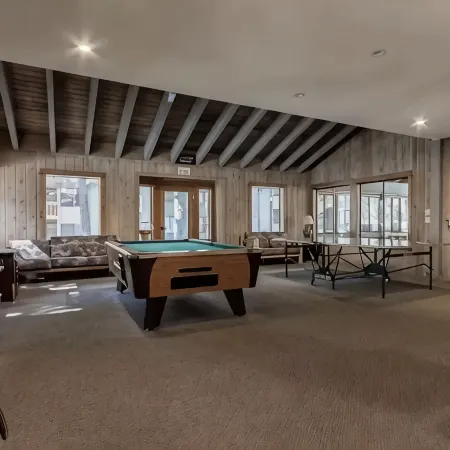 Walk to Village/Gondola, 1BR + Private Bunk Area