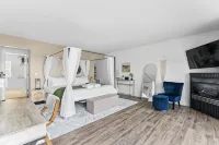 The Westside - Hot Tub, Private Beach & Dock. Pet-Friendly! - Beach