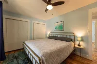 The SoHo House-2 blocks to KH Bay & 1 mi to Ocean! - 4-Star