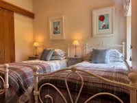 Charming Barn in Hope Valley - The Heart of the Peak District.  Sleeps 7 - Wi-Fi