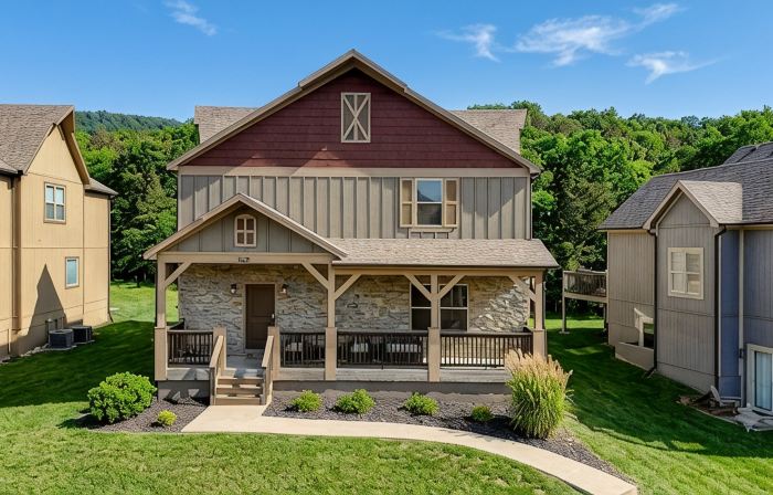 Canoe Creek Lodge: 2 Pools, Private HotTub, Game Loft, Boat Prkg in Branson Cnyn