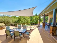 Waterfront Luxury Home on 5 Acres. Sleeps 22. Beds: 5 king, 4 queen, 4 twin XL - 4-Sterne