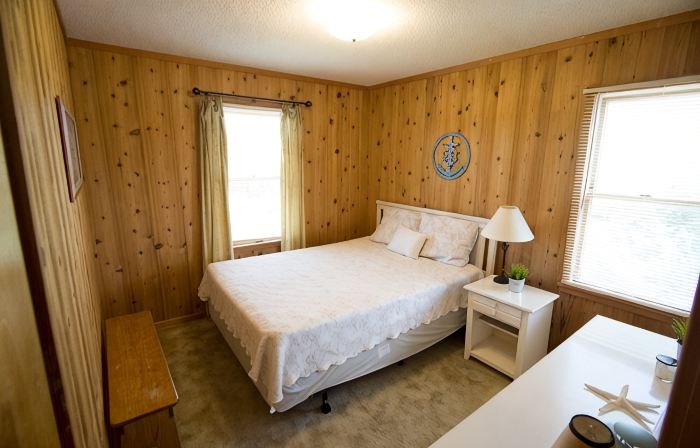 HATTERAS VILLAGE 4 BEDROOM - WALK TO OCEAN, MARINA, SOUND