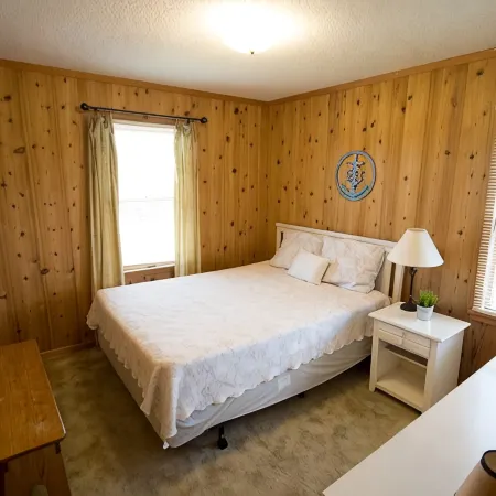 HATTERAS VILLAGE 4 BEDROOM - WALK TO OCEAN, MARINA, SOUND