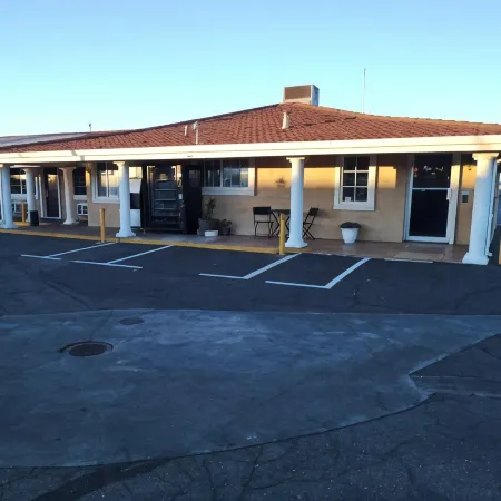 Holiday Motel Oakdale