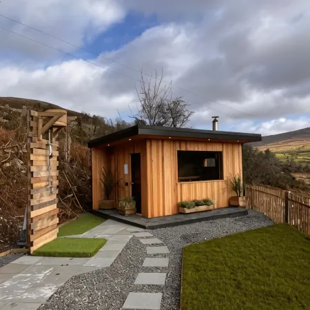 Rostrevor Mountain Lodge Hostel Accommodation