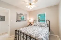Waterfront 2/1 Apartment In Heart Of Palm Harbor/Ozona - 2-Sterne