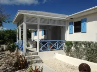 Beachfront Home and Pool, 4Br/4 Bathrooms - Homestays