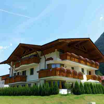 Alpenchalet Vital Hotel Exterior