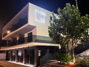 Boutique Rooms 76