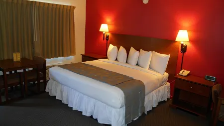 Econo Lodge Inn & Suites