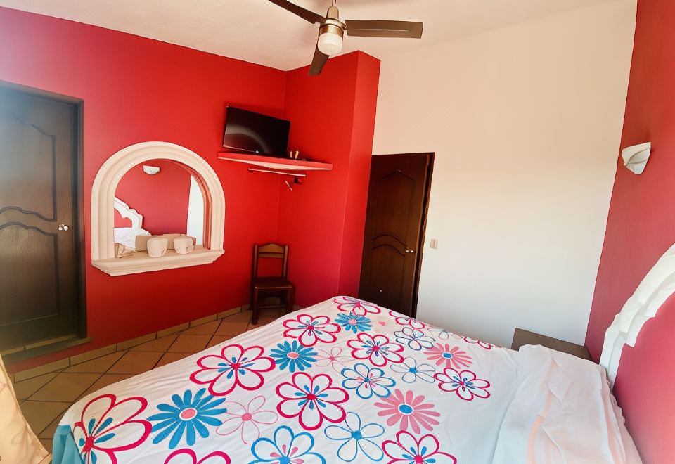 Hotel Santa Cruz - Housity