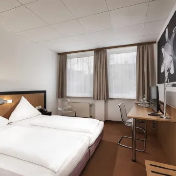 Days Inn by Wyndham Dortmund West Hotels near Marten