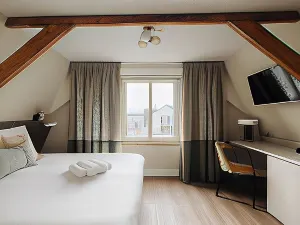 Adam Suites Hotel