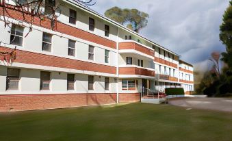 Linaker Motel