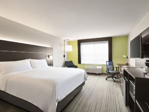 Holiday Inn Express & Suites Sarasota East - I-75