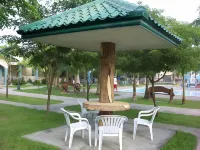 Golden Sunrise Hotel I by RedDoorz Hotels in Urdaneta