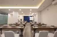 Hotel 88 Bekasi by WH Hotels in Rawalumbu