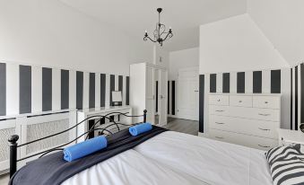 Pola by Q4Apartments - Heart of the Old Town