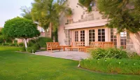 The Chateau at Lake la Quinta