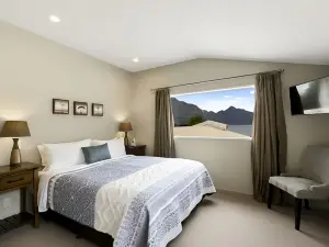 Queenstown House Bed & Breakfast and Apartments