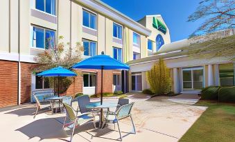 Holiday Inn Express & Suites Sylva - Western Carolina Area