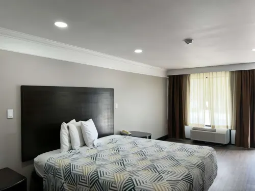 Studio 6 Suites Hinesville, GA