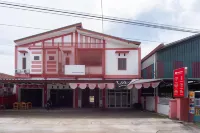 RedDoorz near Universitas Muhammadiyah Pringsewu Hotel dekat ELEVENCELL