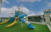 Jamboo Kingdom Hotel & Resort - parking