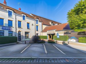 Logis Hostellerie des Clos et Restaurant Bistrot des Grands Crus