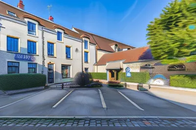 Logis Hostellerie des Clos et Restaurant Bistrot des Grands Crus Hotéis em Chablis