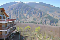 Sarthak Resorts-Reside in Nature with Best View, 9 Kms from Mall Road Manali