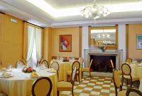 Hotel&Ristorante Miramonti Palazzo Storico - Aamiainen