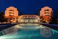 The Monarch Hotel - Swimmingpools