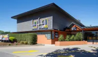 Enfield Hotel Hotels in Mawson Lakes