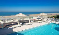 Waldorf Suite Hotel - Beach