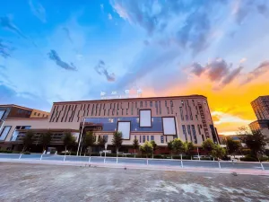 麗呈叡軒ホテル（カラマイ石油大厦）